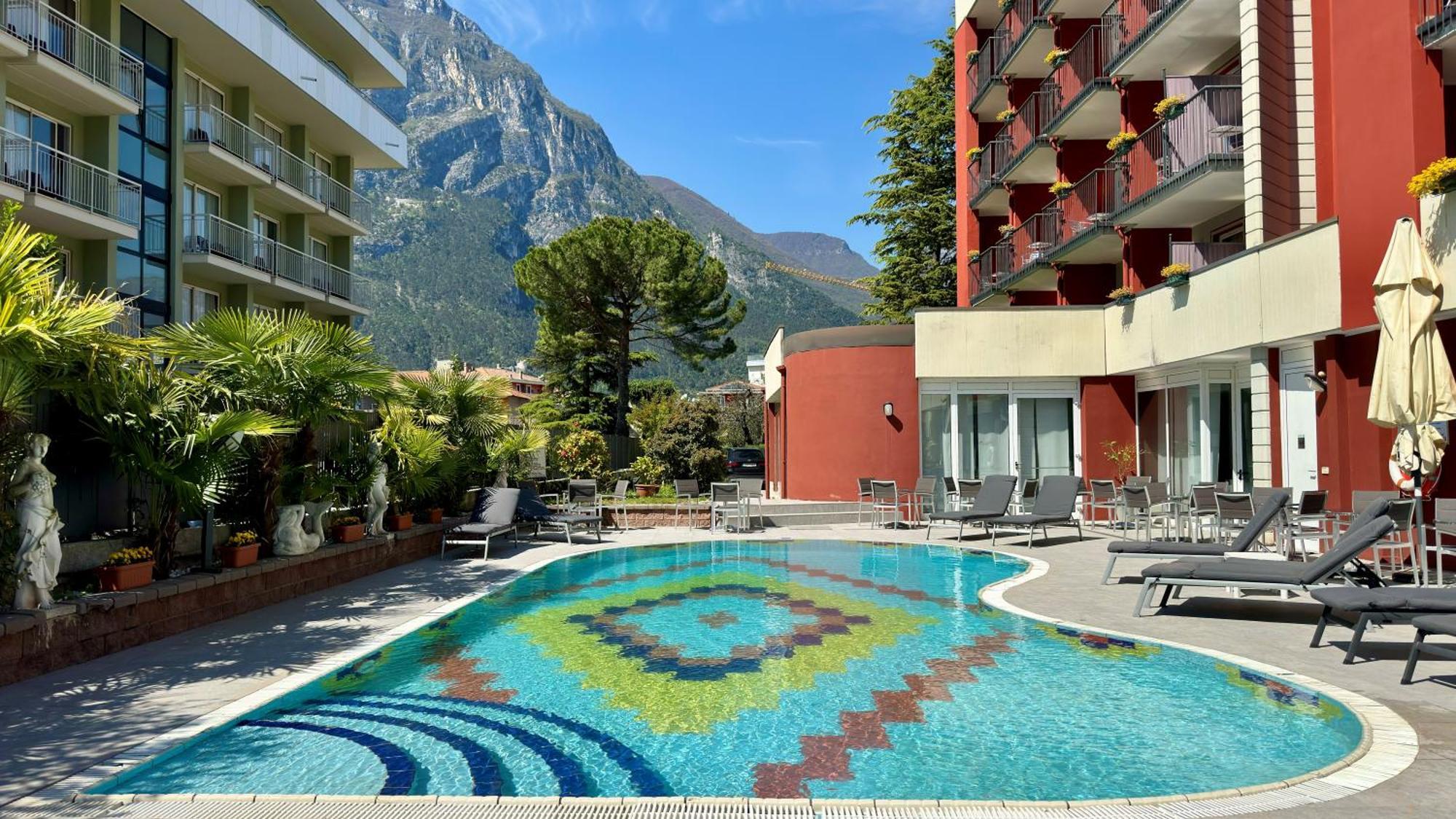 Hotel Royal Riva del Garda Exterior foto